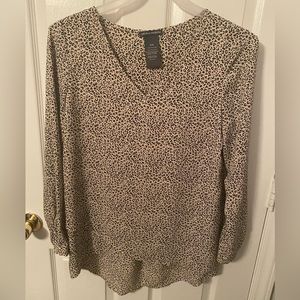 CHELSEA & Theodore  Long Sleeve Leopard Print Blouse Medium